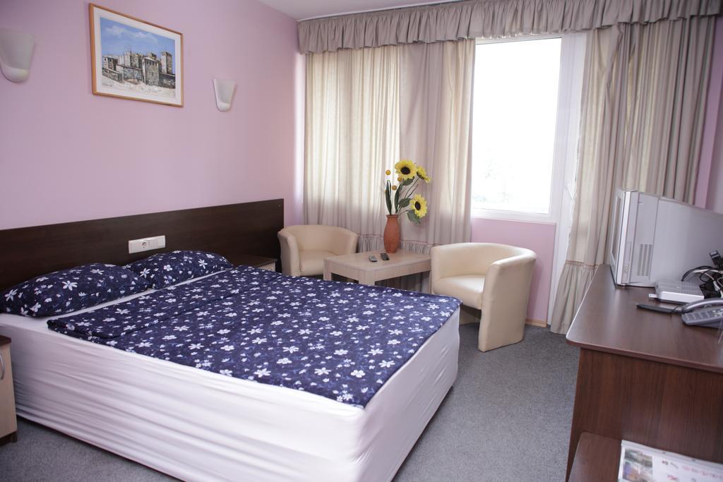 Family Hotel Avramov Vidin Exterior foto